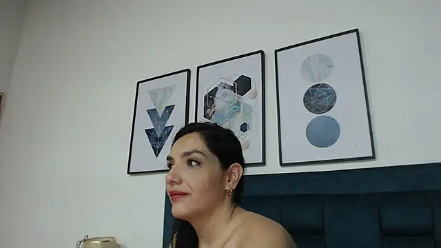 Snapshot of Sophia-Smith2 chatting on 03-11-25, 07:03 Sophia-Smith2 online show from 03-11-25, 07:03