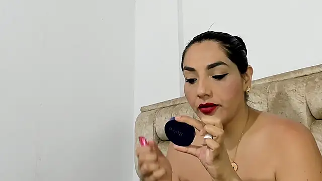 Snapshot of Sophia-Smith2 chatting on 10-14-25, 07:31 Sophia-Smith2 online show from 10-14-25, 07:31