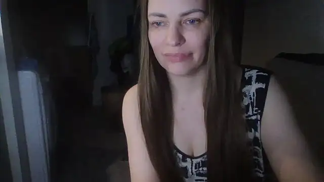 Snapshot of AnnaDiamond1 chatting on 05-10-26, 08:47 AnnaDiamond1 online show from 05-10-26, 08:47