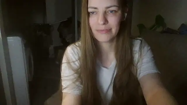 Snapshot of AnnaDiamond1 chatting on 05-13-26, 10:17 AnnaDiamond1 online show from 05-13-26, 10:17