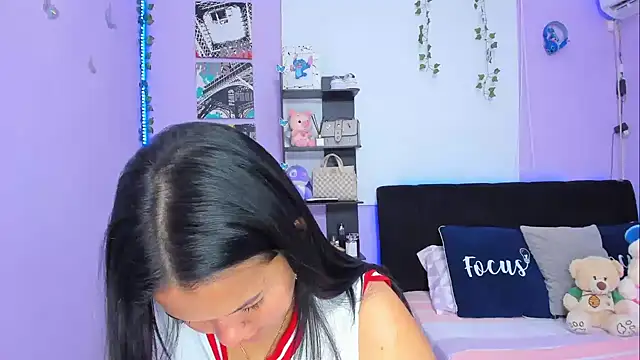 Snapshot of sara_mendez2 chatting on 02-08-25, 05:29 sara mendez2 online show from 02-08-25, 05:29