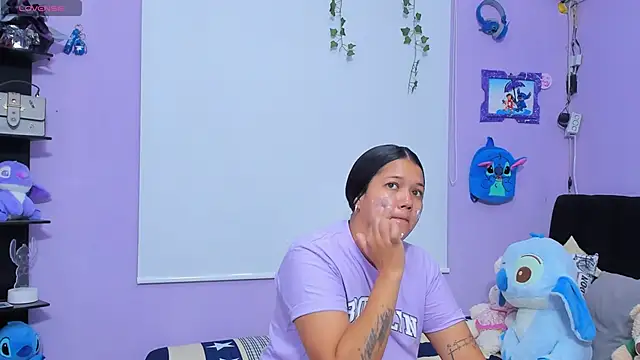 Snapshot of sara_mendez2 chatting on 10-16-25, 11:17 sara mendez2 online show from 10-16-25, 11:17