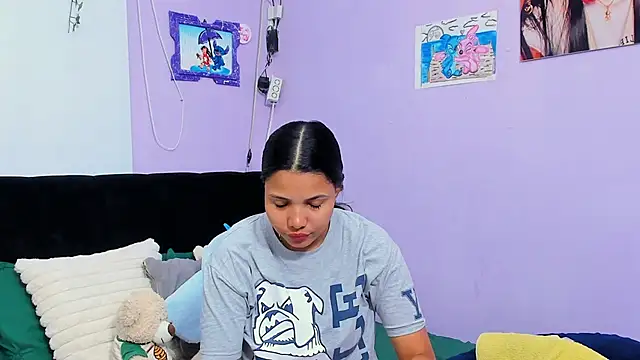 Snapshot of sara_mendez2 chatting on 10-24-25, 11:23 sara mendez2 online show from 10-24-25, 11:23