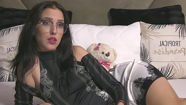 AishaHummer online show from 10-08-25, 05:32