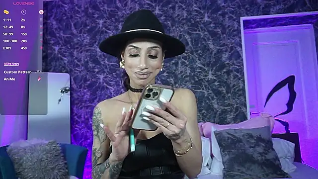 BrianaGolddenn online show from 02-11-26, 05:51