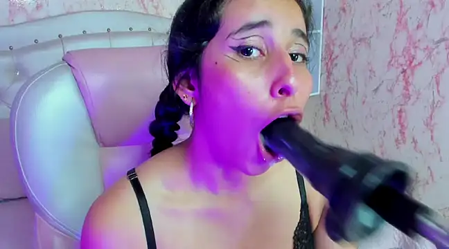 Snapshot of VICTORIA_HOUSTON chatting on 02-25-25, 07:58 VICTORIA HOUSTON online show from 02-25-25, 07:58