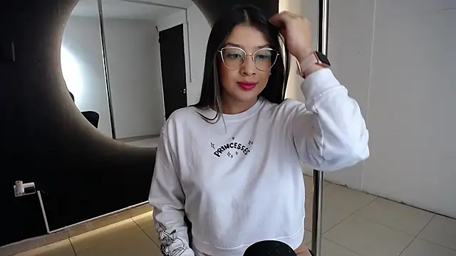 Snapshot of Emma_Lombardi chatting on 02-09-25, 12:19 Emma Lombardi online show from 02-09-25, 12:19