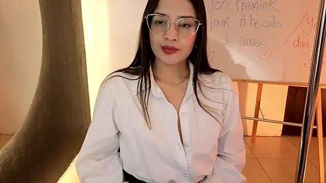 Snapshot of Emma_Lombardi chatting on 09-26-25, 01:59 Emma Lombardi online show from 09-26-25, 01:59