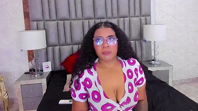 Snapshot of MelannyTylor chatting on 01-24-25, 04:05 MelannyTylor online show from 01-24-25, 04:05