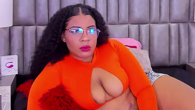 Snapshot of MelannyTylor chatting on 01-25-25, 04:02 MelannyTylor online show from 01-25-25, 04:02