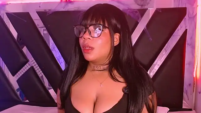 Snapshot of MelannyTylor chatting on 10-08-25, 05:27 MelannyTylor online show from 10-08-25, 05:27