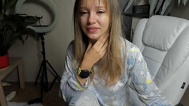 foxy blond online show from 09-18-25, 12:23