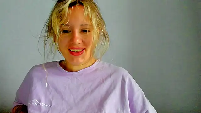 foxy blond online show from 05-14-26, 12:39