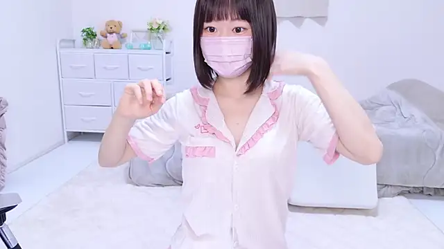 Snapshot of Im_Yu-na chatting on 02-02-25, 09:23 Im Yu-na online show from 02-02-25, 09:23