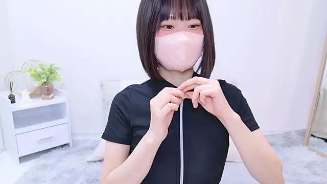 Snapshot of Im_Yu-na chatting on 02-16-25, 08:55 Im Yu-na online show from 02-16-25, 08:55