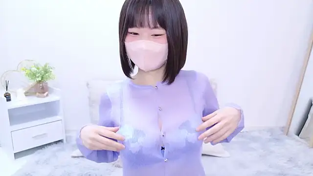 Snapshot of Im_Yu-na chatting on 02-25-25, 12:03 Im Yu-na online show from 02-25-25, 12:03