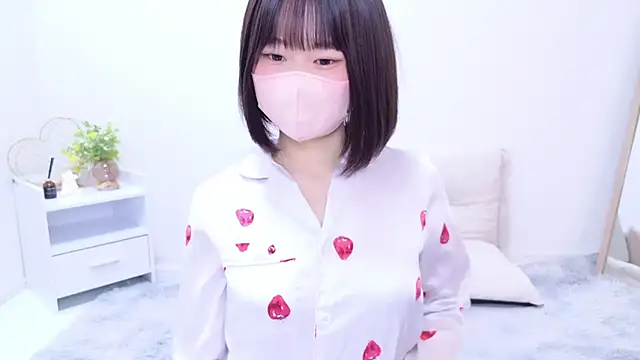 Snapshot of Im_Yu-na chatting on 03-18-25, 09:32 Im Yu-na online show from 03-18-25, 09:32