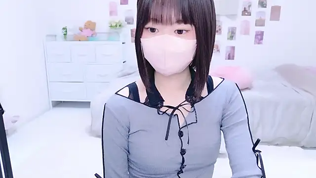 Snapshot of Im_Yu-na chatting on 09-26-25, 09:08 Im Yu-na online show from 09-26-25, 09:08