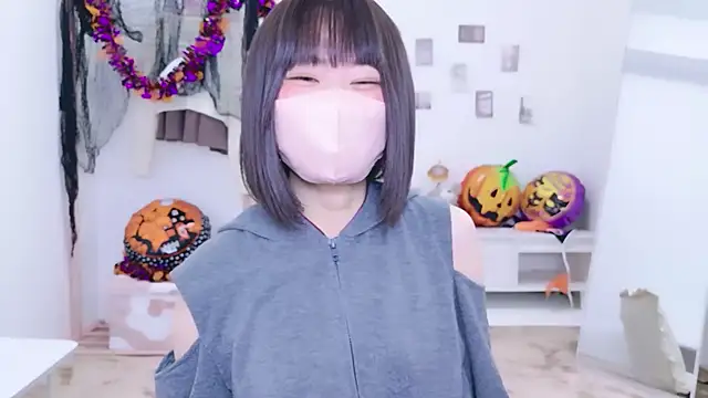 Snapshot of Im_Yu-na chatting on 10-31-25, 11:11 Im Yu-na online show from 10-31-25, 11:11