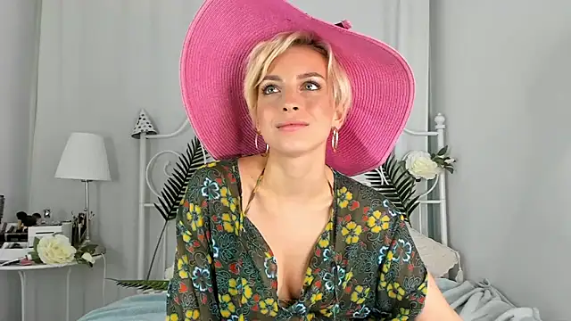 SakuFox online show from 09-20-25, 01:06