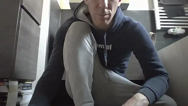 Snapshot of JAK-81 chatting on 04-08-26, 05:51 JAK-81 online show from 04-08-26, 05:51