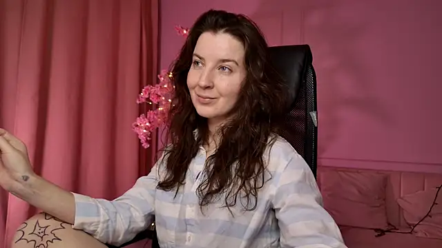 JackieByrd online show from 09-12-25, 01:22