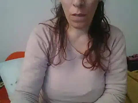 Snapshot of hairygirl80 chatting on 12-11-24, 01:06 hairygirl80 online show from 12-11-24, 01:06