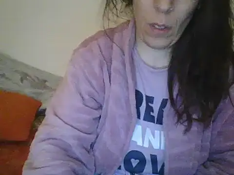 Snapshot of hairygirl80 chatting on 12-27-24, 10:05 hairygirl80 online show from 12-27-24, 10:05