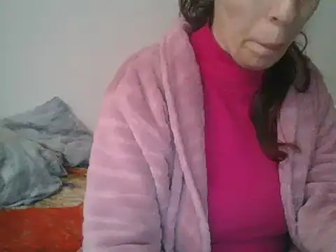 Snapshot of hairygirl80 chatting on 01-27-25, 08:29 hairygirl80 online show from 01-27-25, 08:29