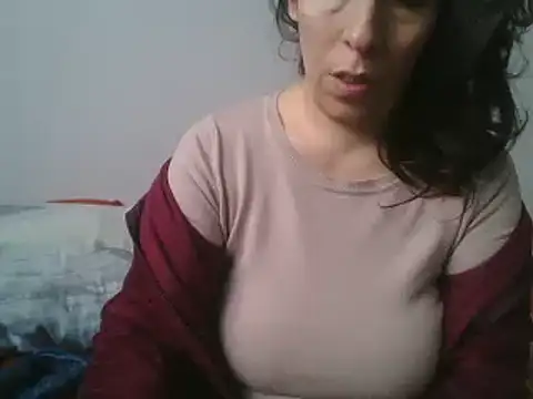 Snapshot of hairygirl80 chatting on 03-05-25, 09:05 hairygirl80 online show from 03-05-25, 09:05