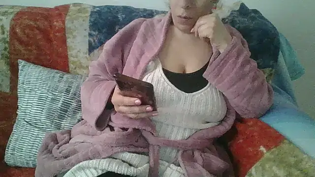 Snapshot of hairygirl80 chatting on 04-01-26, 08:26 hairygirl80 online show from 04-01-26, 08:26