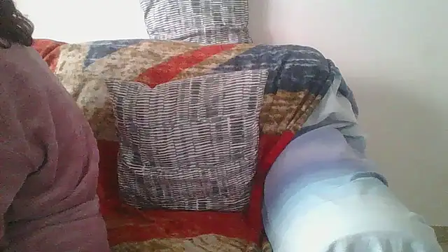 Snapshot of hairygirl80 chatting on 04-23-26, 12:40 hairygirl80 online show from 04-23-26, 12:40
