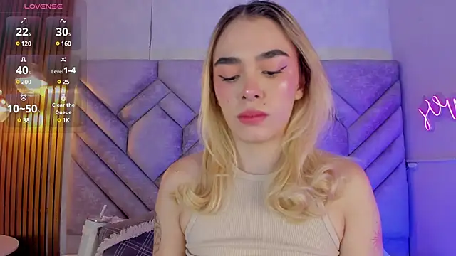 Lucy Vega online show from 12-20-24, 11:54