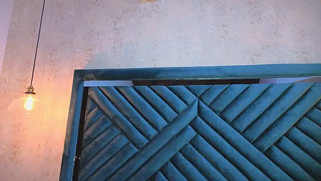 Lucy Vega online show from 10-02-25, 03:46