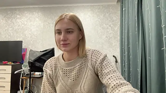 AnneBall online show from 12-30-24, 06:49