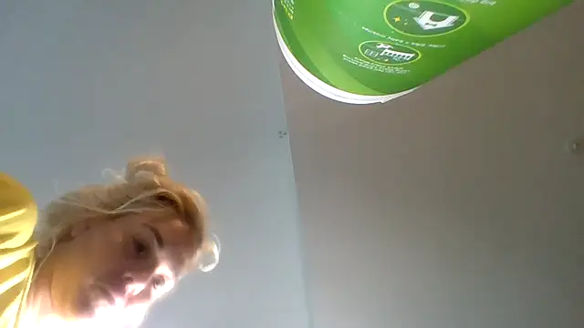 Snapshot of badblondebunny chatting on 03-17-26, 04:10 badblondebunny online show from 03-17-26, 04:10