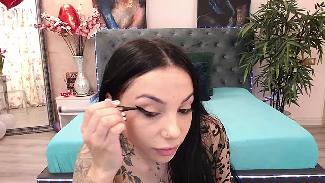 Snapshot of MissJuliax chatting on 03-04-25, 06:47 MissJuliax online show from 03-04-25, 06:47