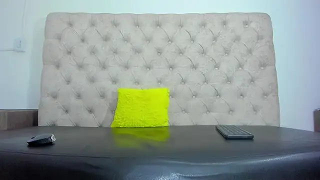 Snapshot of FernandaClar chatting on 03-03-25, 06:01 FernandaClar online show from 03-03-25, 06:01