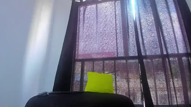 Snapshot of FernandaClar chatting on 03-10-25, 09:29 FernandaClar online show from 03-10-25, 09:29