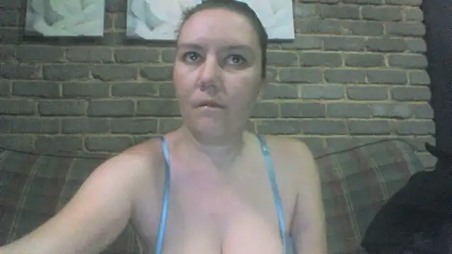 EksJouneMwah online show from 05-17-26, 01:51