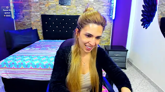 Snapshot of EvaaLovia1 chatting on 12-28-24, 01:28 EvaaLovia1 online show from 12-28-24, 01:28