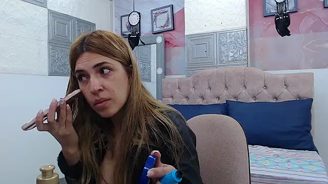 Snapshot of EvaaLovia1 chatting on 01-04-25, 02:25 EvaaLovia1 online show from 01-04-25, 02:25