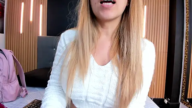 EvaaLovia1 online show from 05-08-26, 01:27