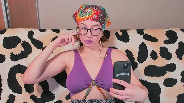 Snapshot of VeronikaKissuchi chatting on 12-12-24, 07:30 VeronikaKissuchi online show from 12-12-24, 07:30