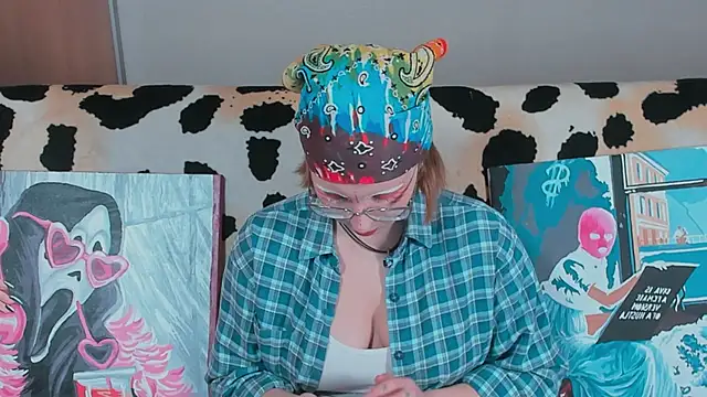 Snapshot of VeronikaKissuchi chatting on 12-19-24, 07:40 VeronikaKissuchi online show from 12-19-24, 07:40