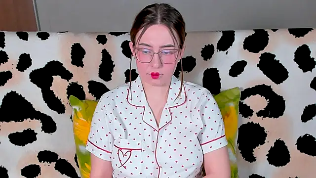 Snapshot of VeronikaKissuchi chatting on 02-14-25, 08:21 VeronikaKissuchi online show from 02-14-25, 08:21