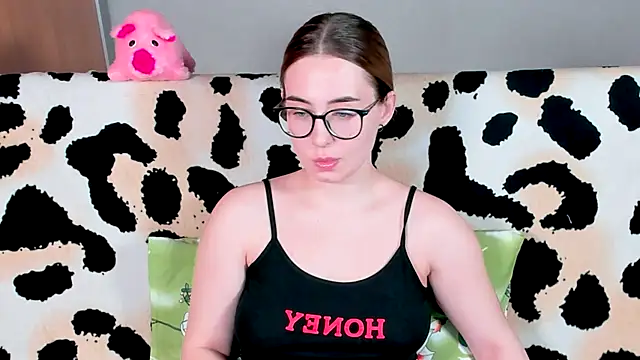 Snapshot of VeronikaKissuchi chatting on 02-17-25, 11:55 VeronikaKissuchi online show from 02-17-25, 11:55