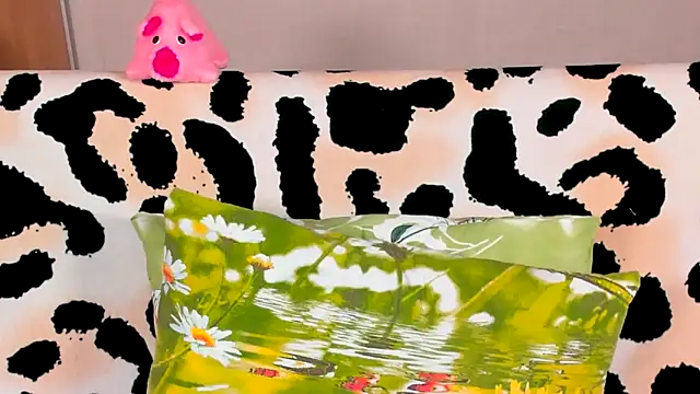 Snapshot of VeronikaKissuchi chatting on 02-19-25, 09:25 VeronikaKissuchi online show from 02-19-25, 09:25