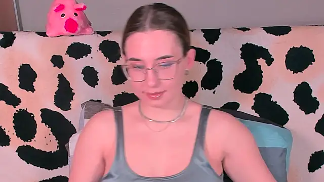 Snapshot of VeronikaKissuchi chatting on 03-19-25, 08:11 VeronikaKissuchi online show from 03-19-25, 08:11