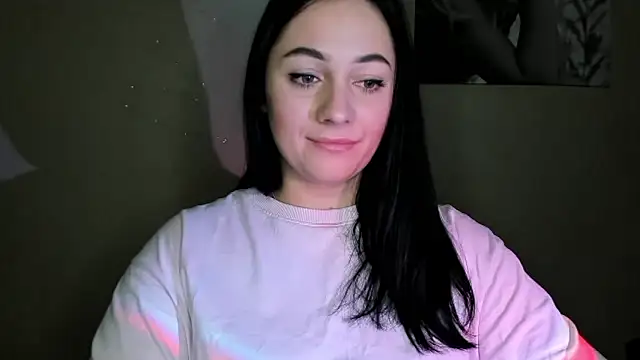 Snapshot of Emelyblum chatting on 12-02-24, 03:04 Emelyblum online show from 12-02-24, 03:04